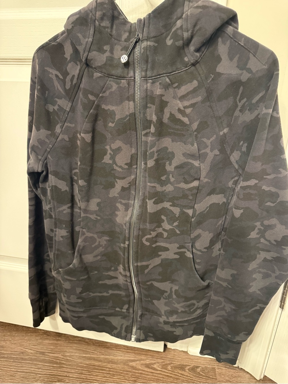 Women’s lululemon black/Grey Camo Zip-Up scuba Hoodie Jacket
